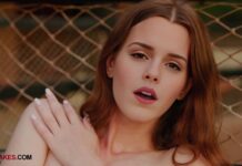Emma Watson Masturbating In Public Park Porn Video